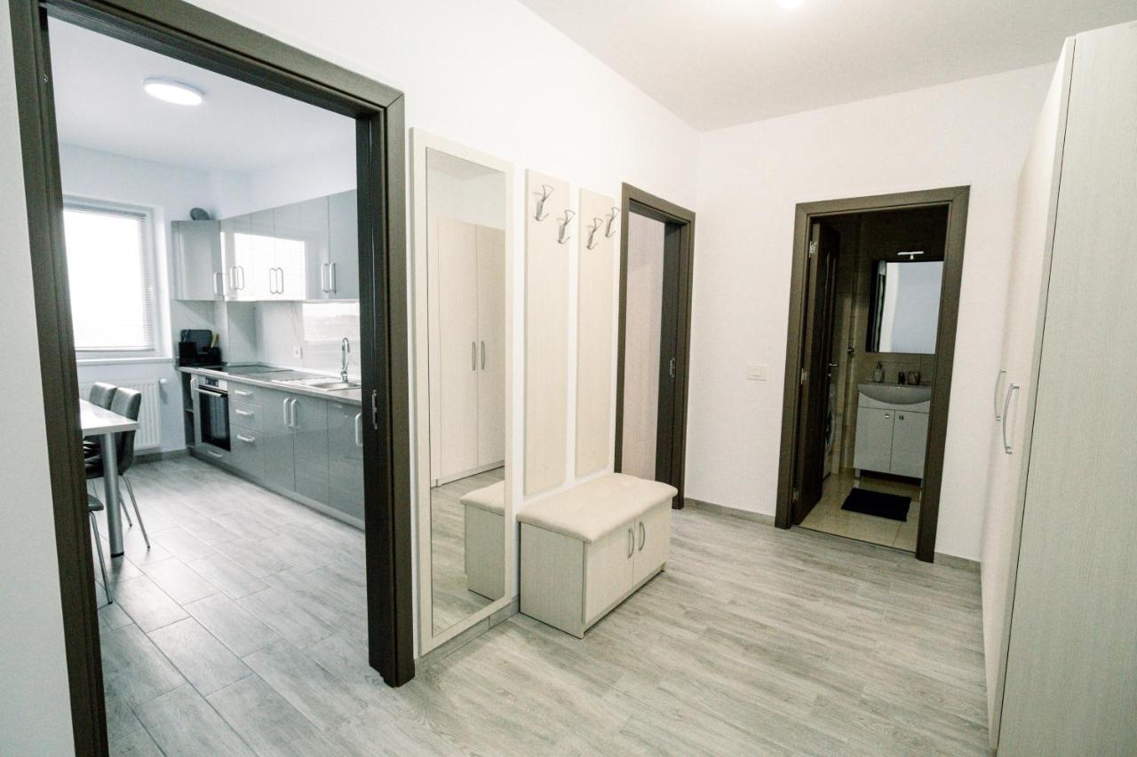 Peace House Appartement Oradea Buitenkant foto